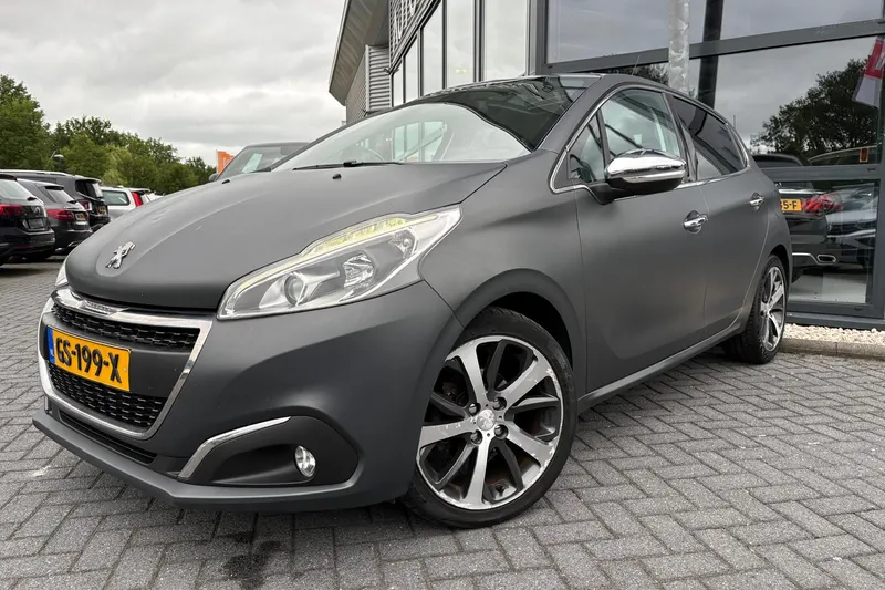 Peugeot 208 (2015)