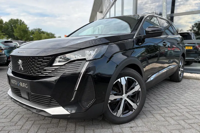 Peugeot 5008 (2023)