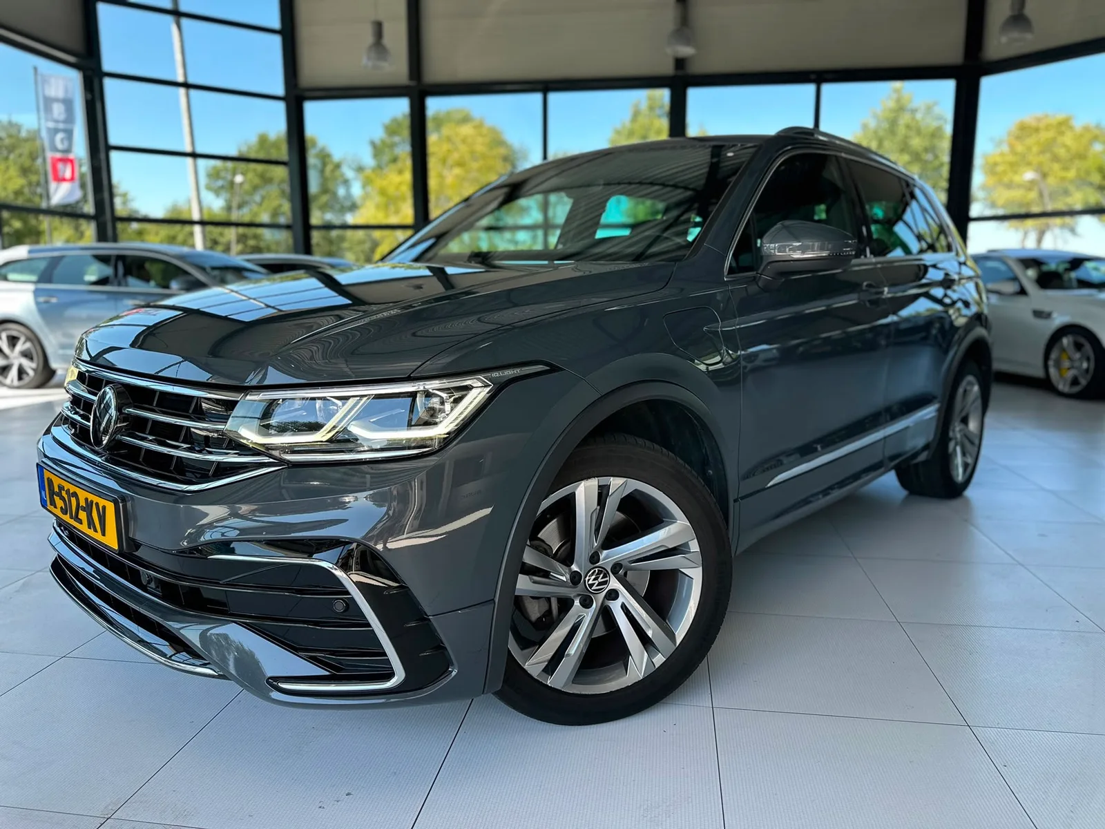 Volkswagen Tiguan (2022) — foto 1