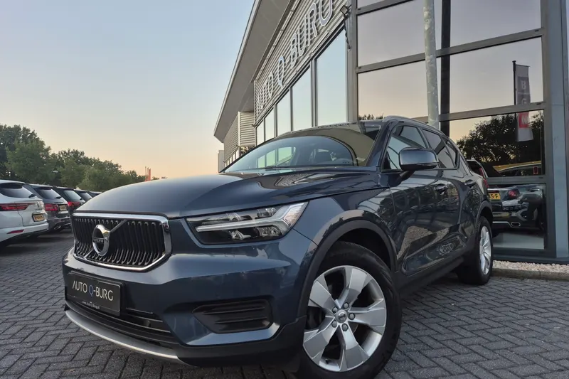 Volvo XC40 (2022)