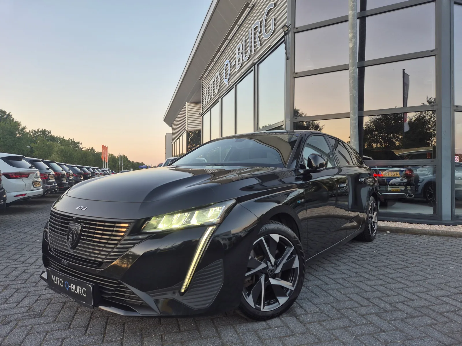 Peugeot 308 (2023) — foto 1