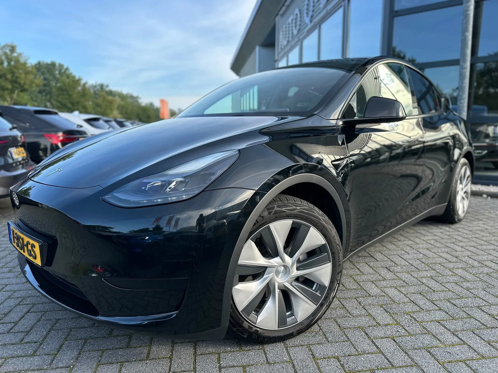 Tesla Model Y (2023) — foto 1