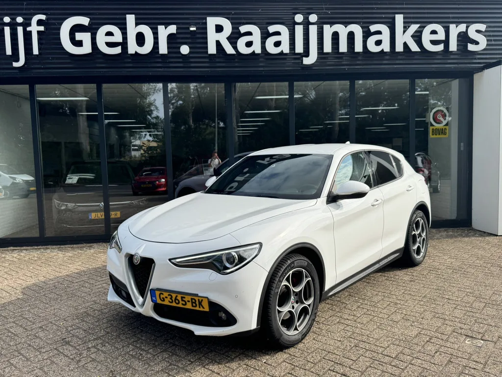 Alfa Romeo Stelvio (2019) — foto 1