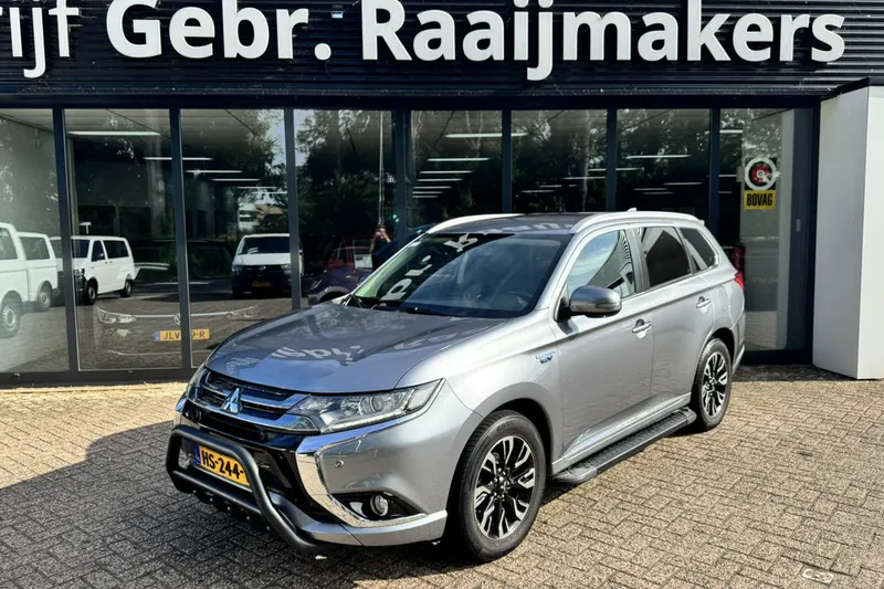 Mitsubishi Outlander (2015)