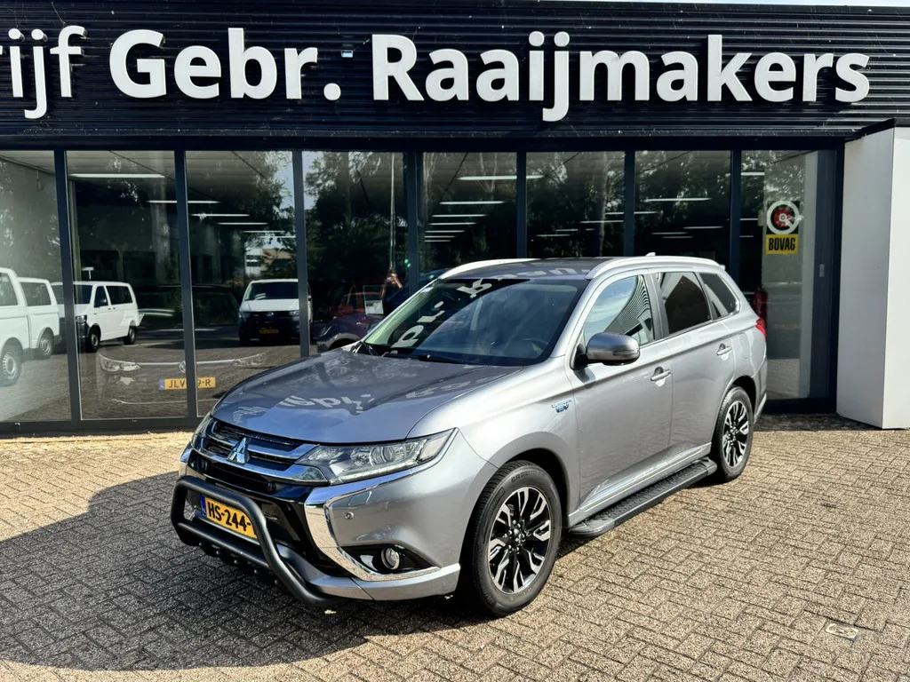 Mitsubishi Outlander (2015) — foto 1