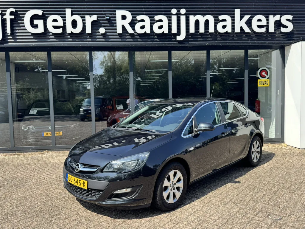 Opel Astra (2015) — foto 1