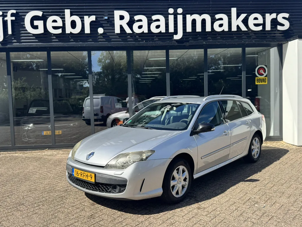Renault Laguna (2011) — foto 1