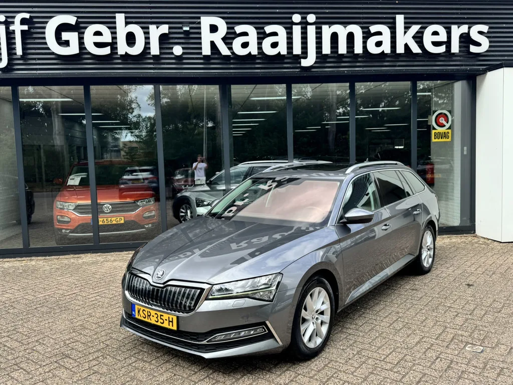 Škoda Superb (2022) — foto 1