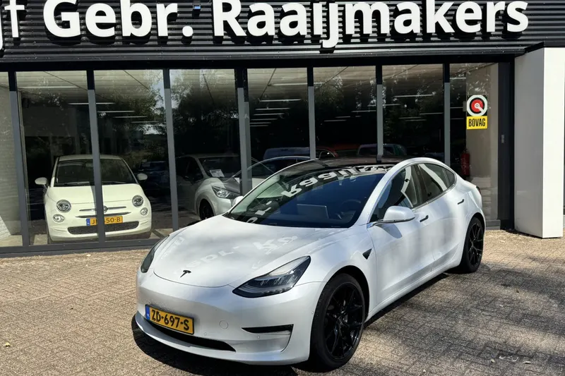Tesla Model 3 (2019)