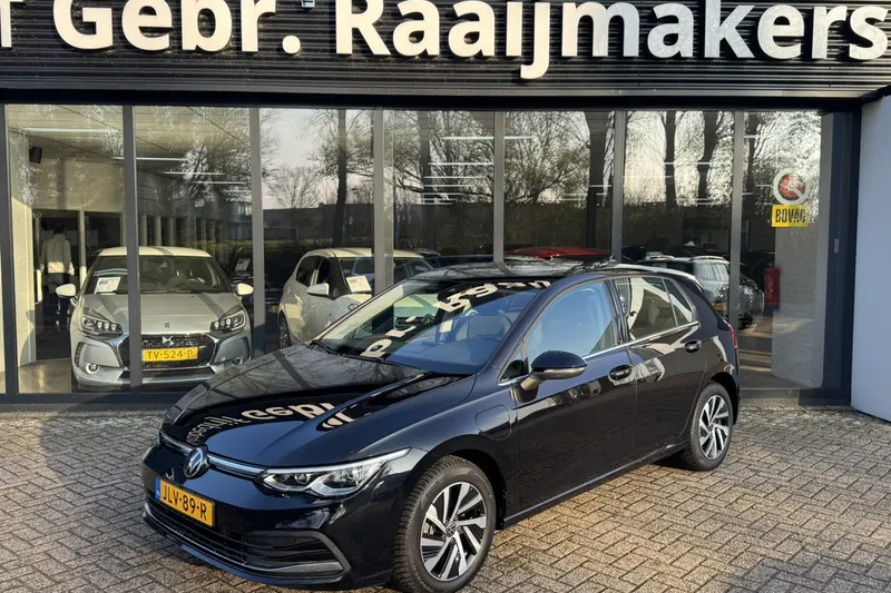 Volkswagen Golf (2022)