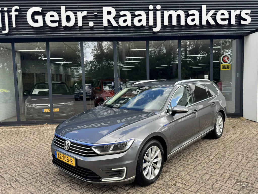 Volkswagen Passat (2016) — foto 1