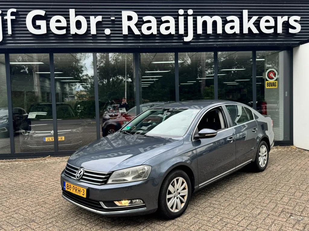 Volkswagen Passat (2011) — foto 1