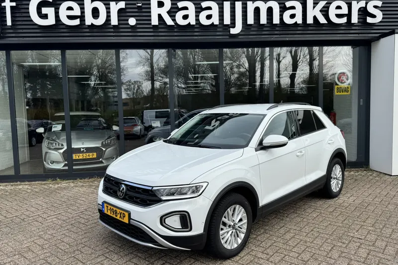 Volkswagen T-Roc (2023)