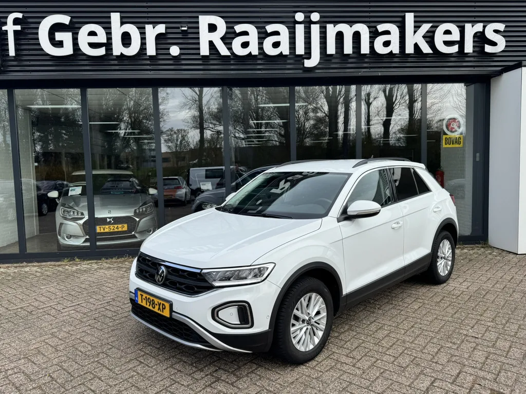 Volkswagen T-Roc (2023) — foto 1