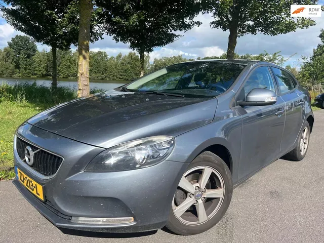 Volvo V40 (2016) — foto 1