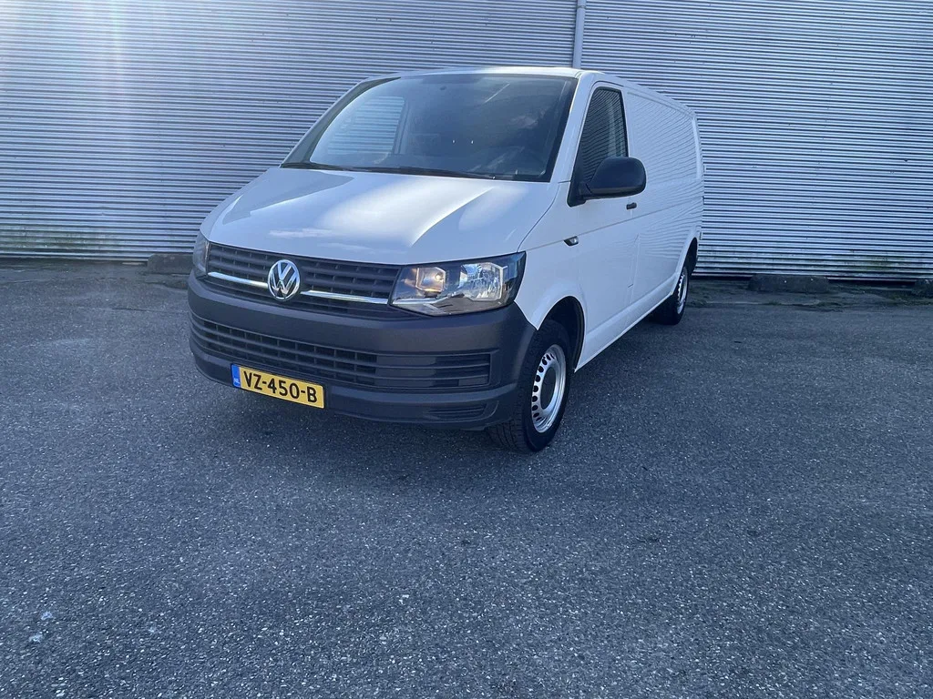 Volkswagen Transporter (2016) — foto 1