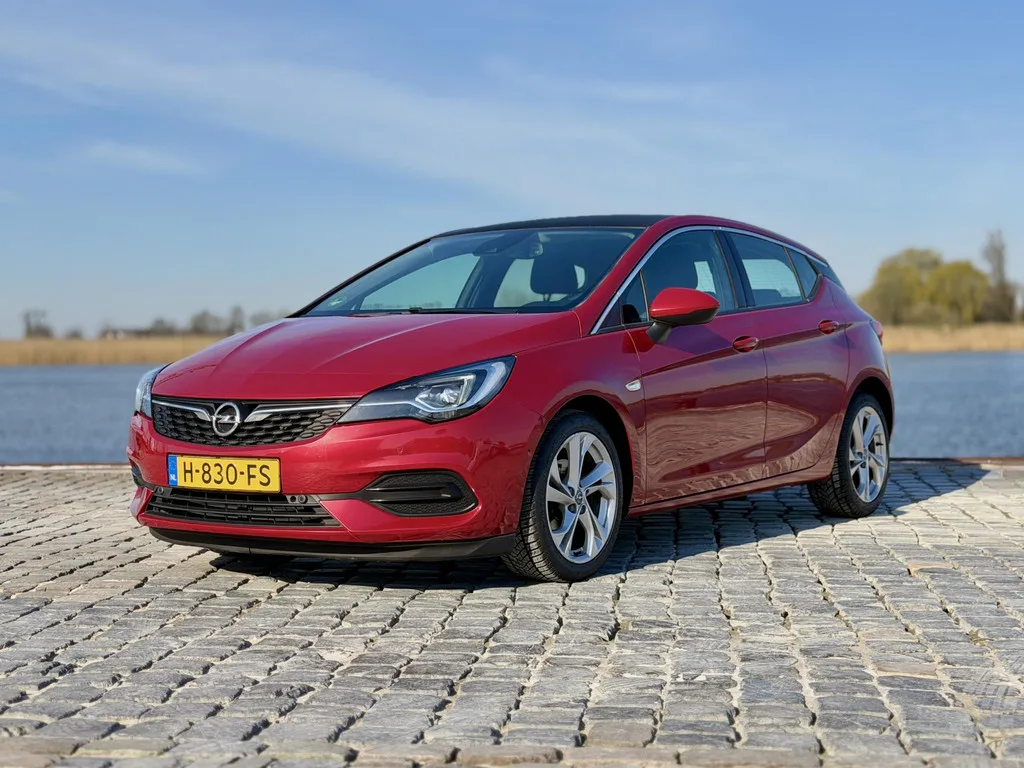 Opel Astra (2020) — foto 1