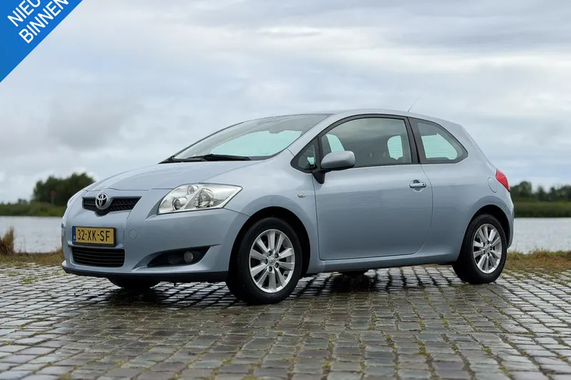Toyota Auris (2007)