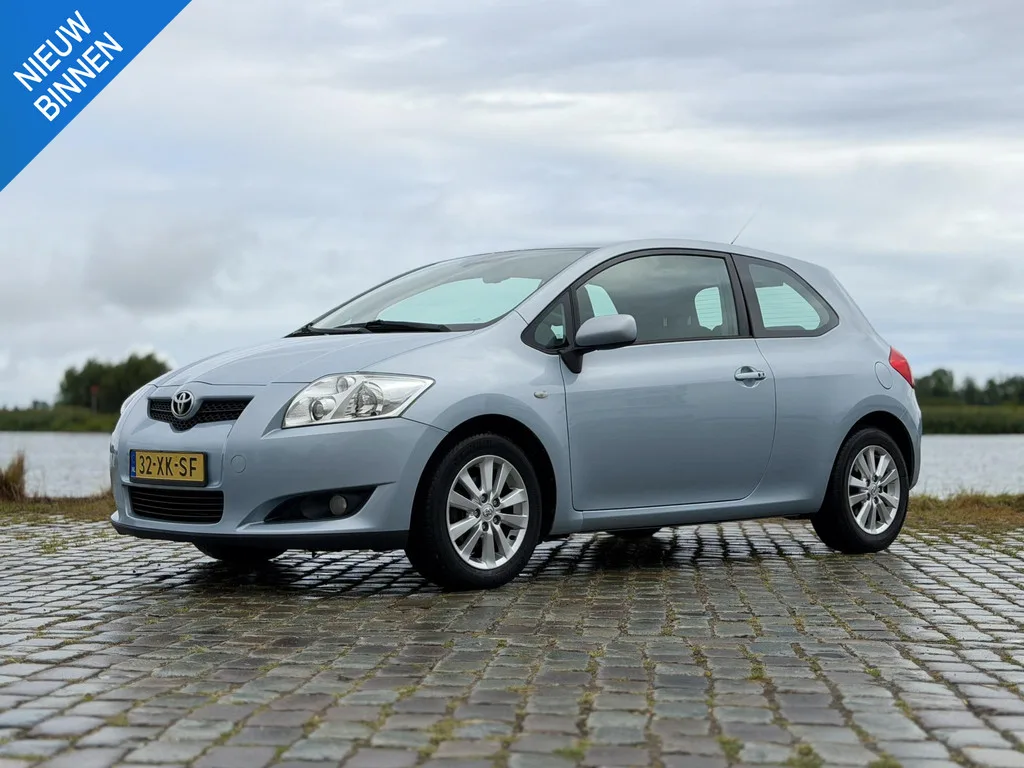 Toyota Auris (2007) — foto 1