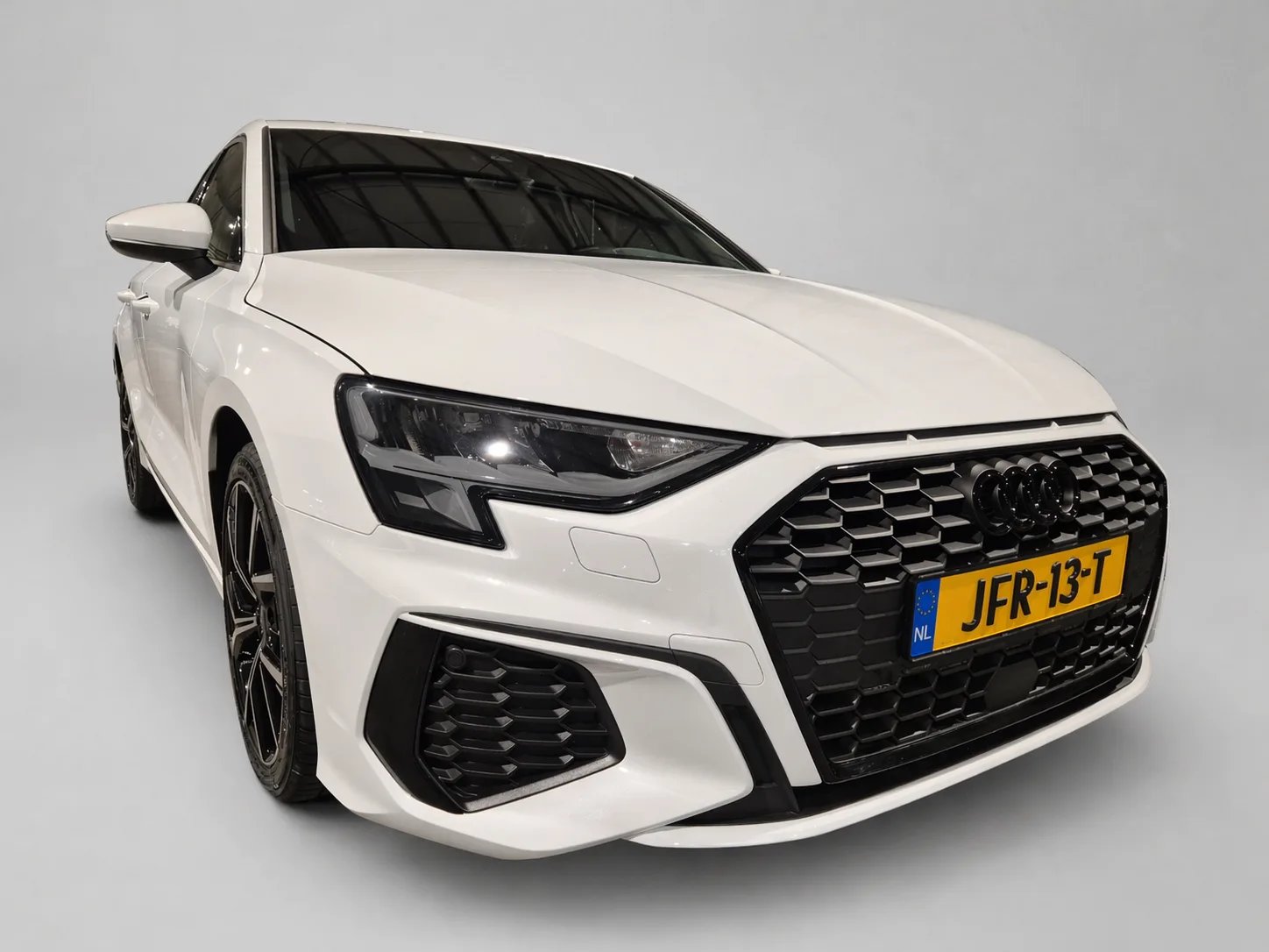 Audi A3 (2024) — foto 1