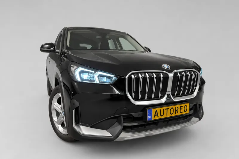 BMW iX1 (2023)