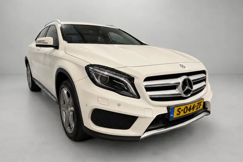 Mercedes-Benz GLA (2015)
