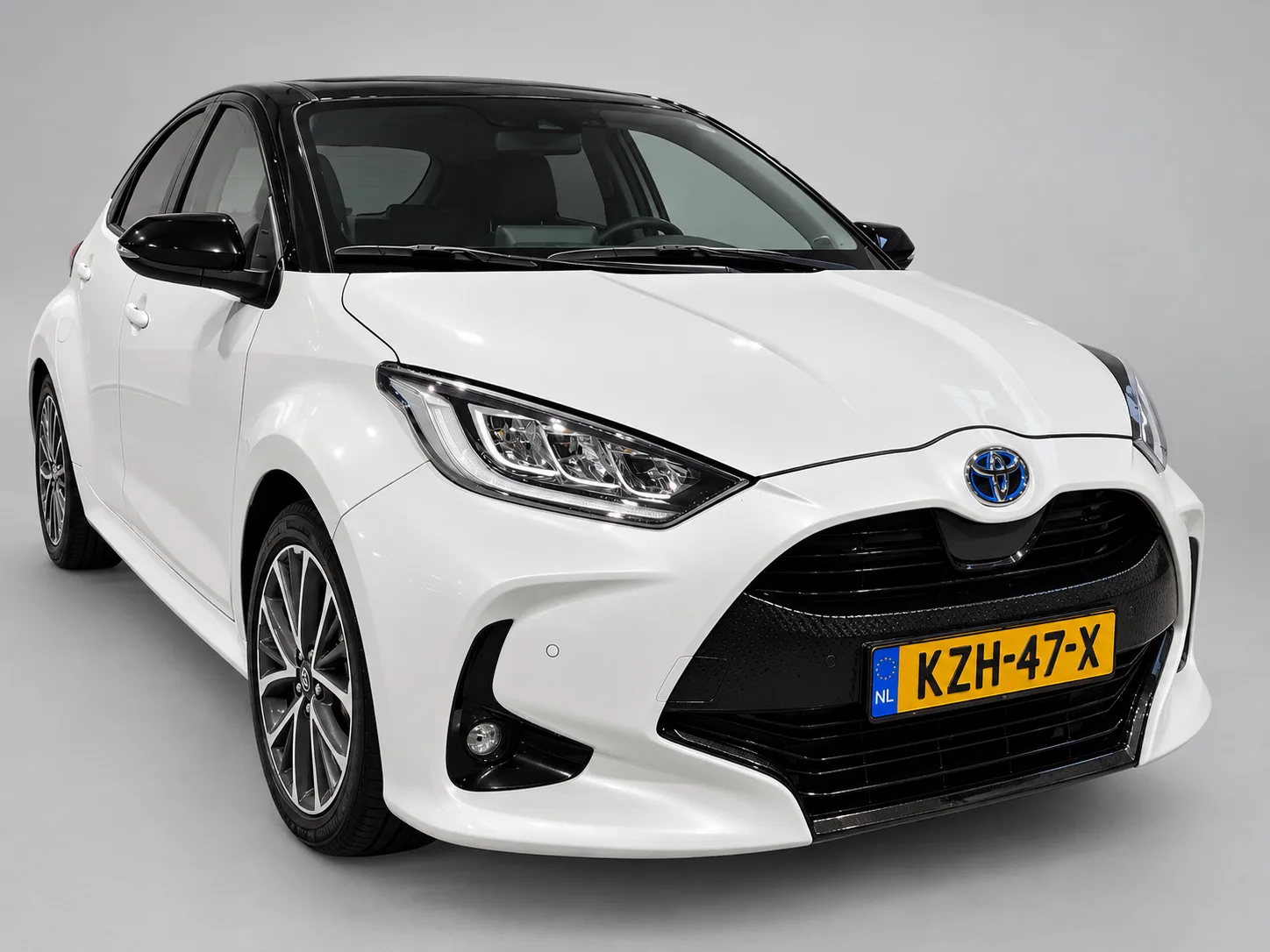 Toyota Yaris (2022) — foto 1
