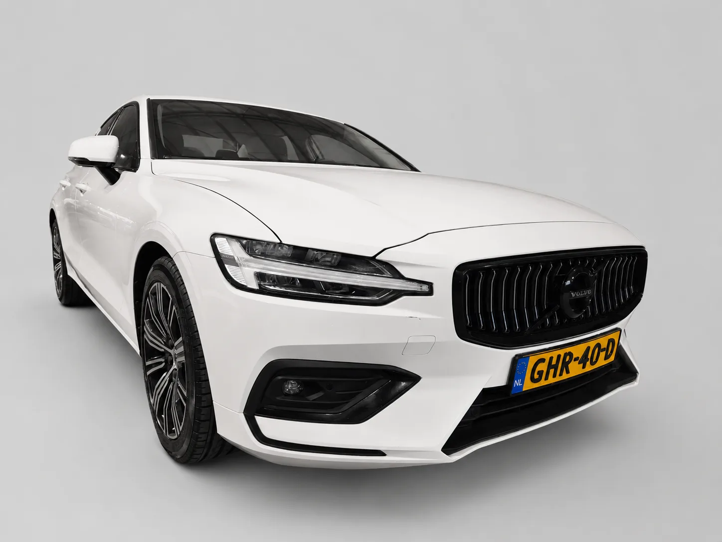 Volvo S60 (2021) — foto 1