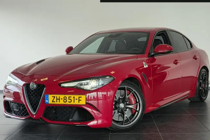 Alfa Romeo Giulia (2017)