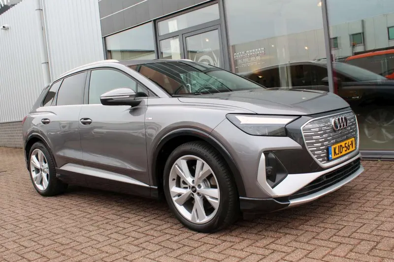Audi Q4 e-tron (2023)