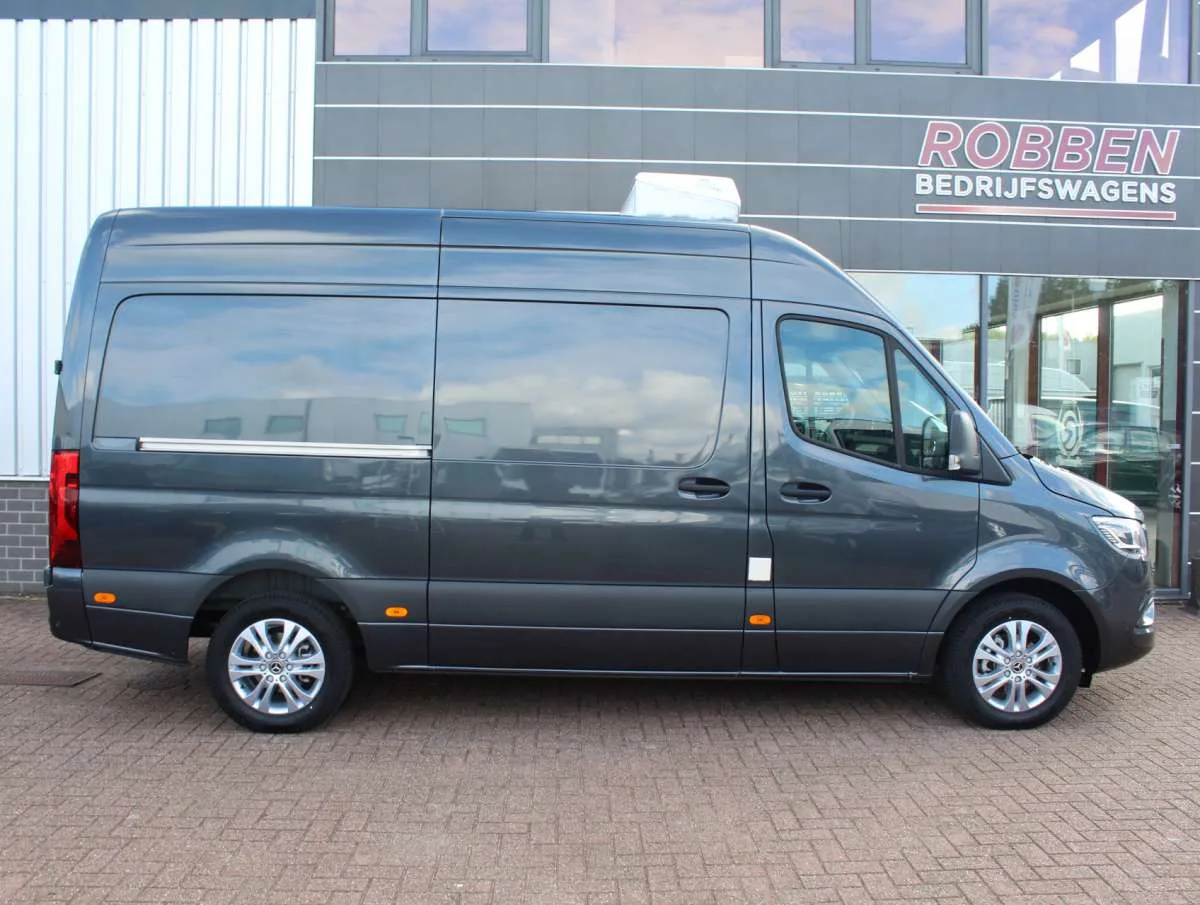 Mercedes-Benz Sprinter (2024) — foto 1