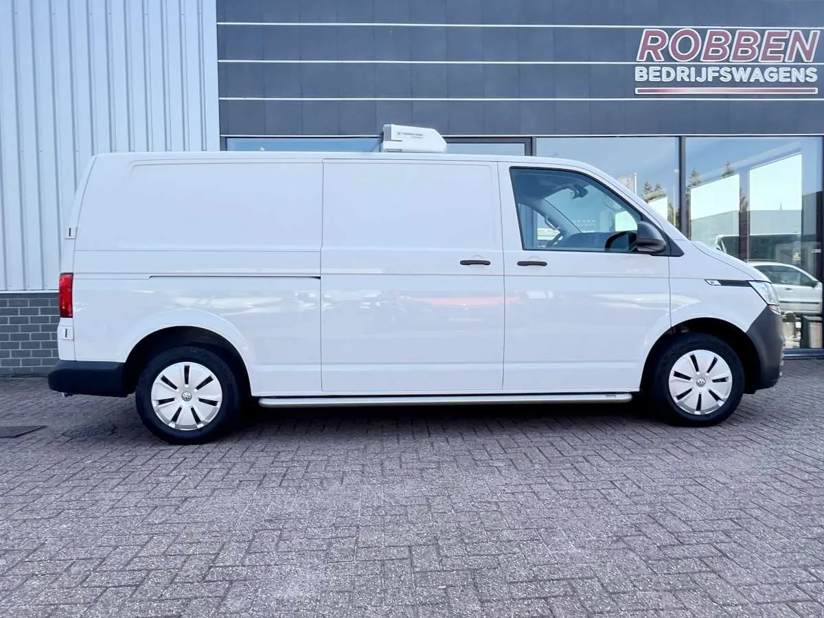 Volkswagen Transporter (2024) — foto 1