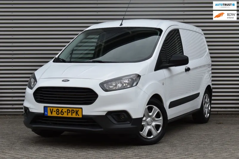 Ford Transit Courier (2022)