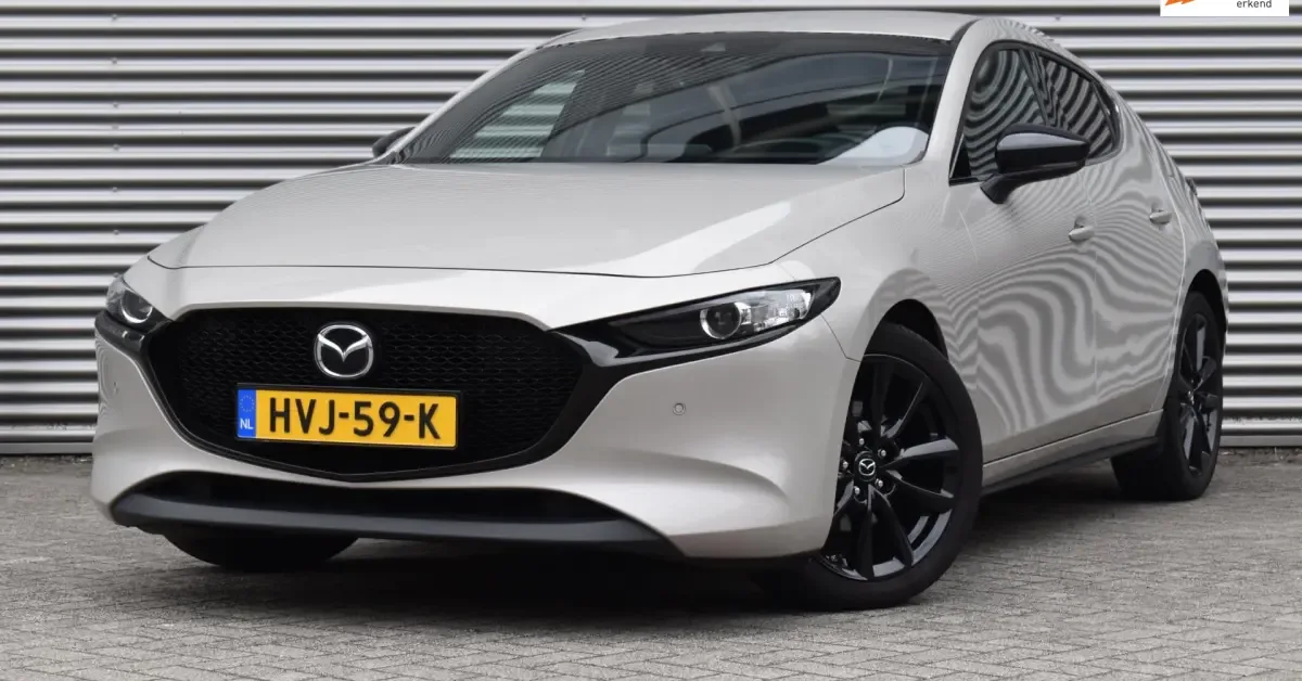 Mazda 3 (2022) — foto 1