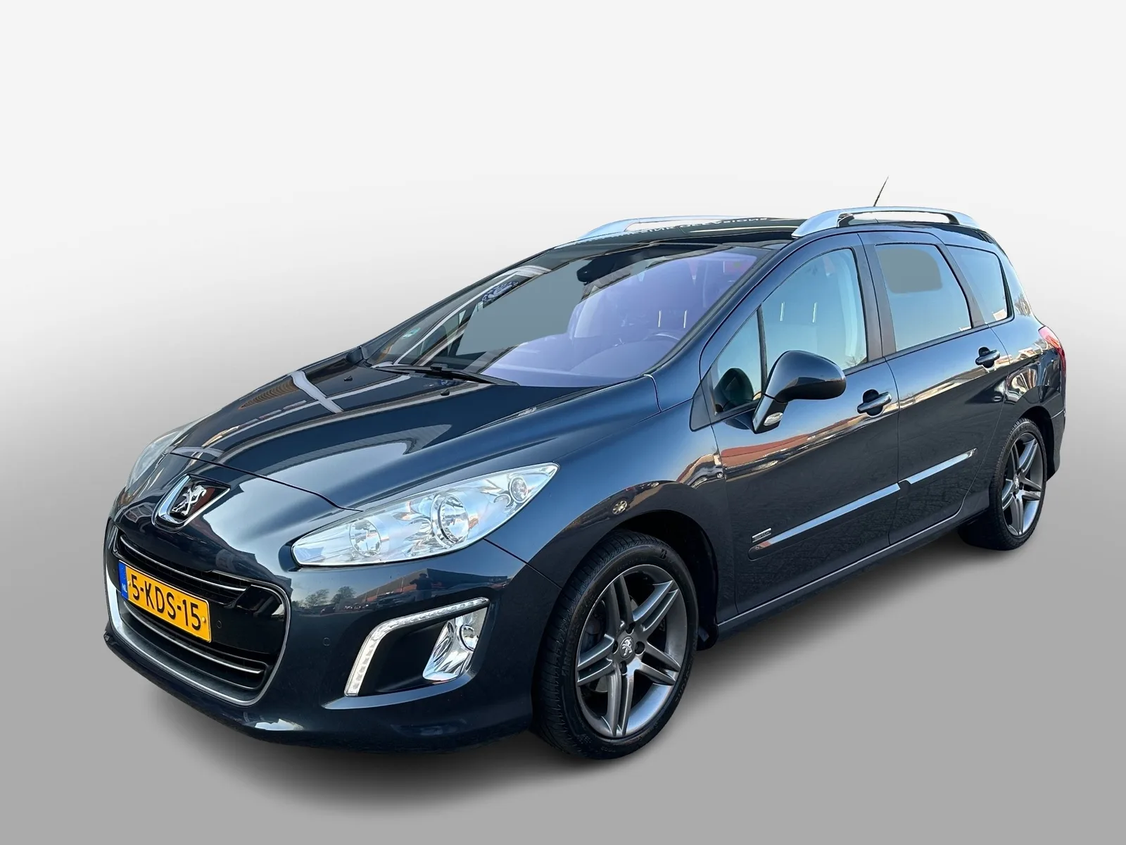Peugeot 308 (2013) — foto 1