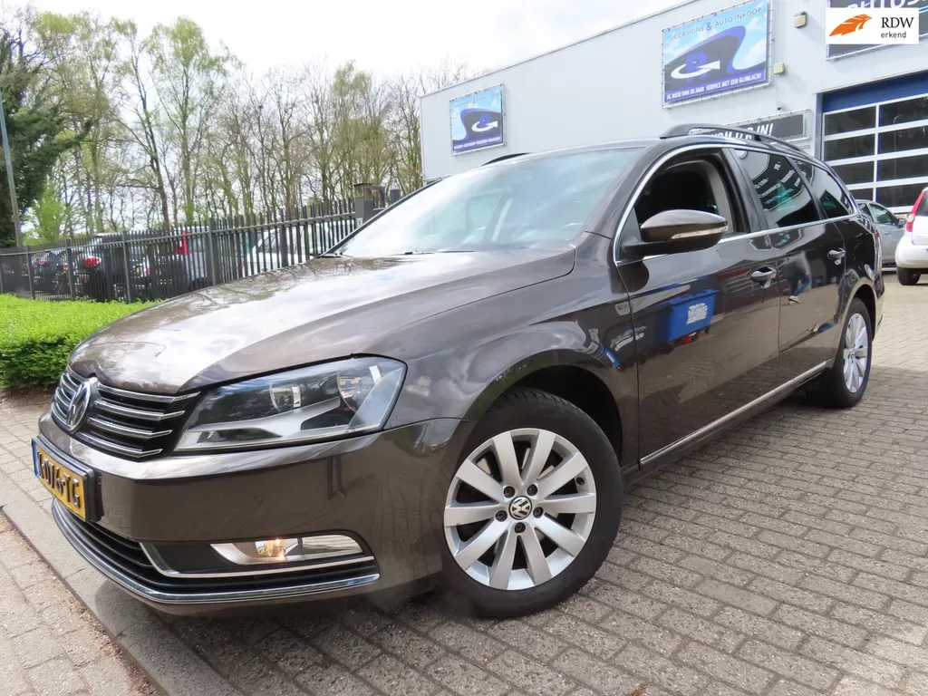 Volkswagen Passat (2012) — foto 1