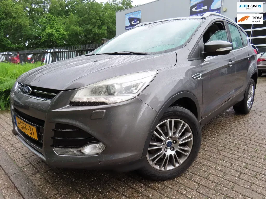 Ford Kuga (2013) — foto 1