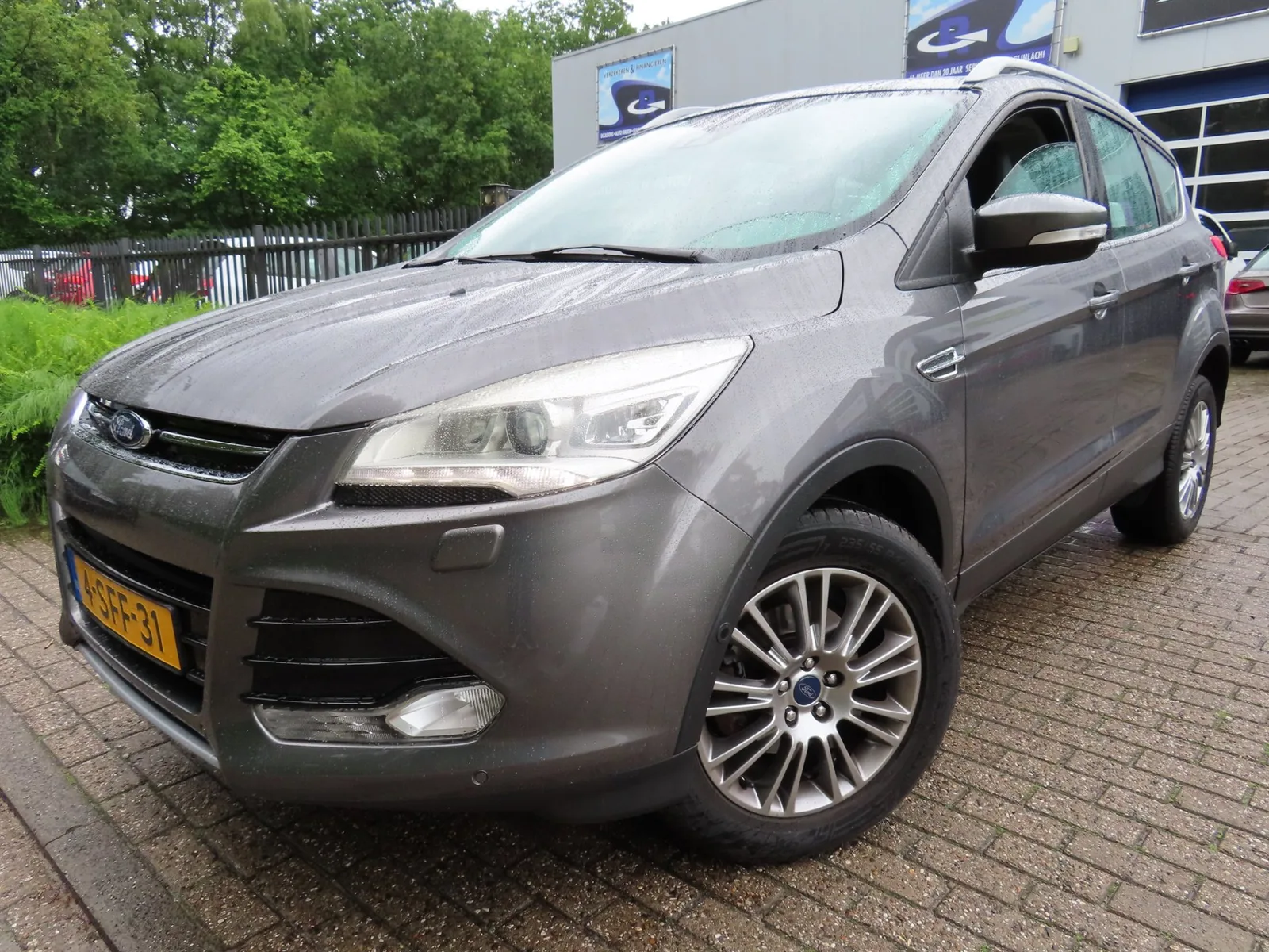 Ford Kuga (2013) — foto 1
