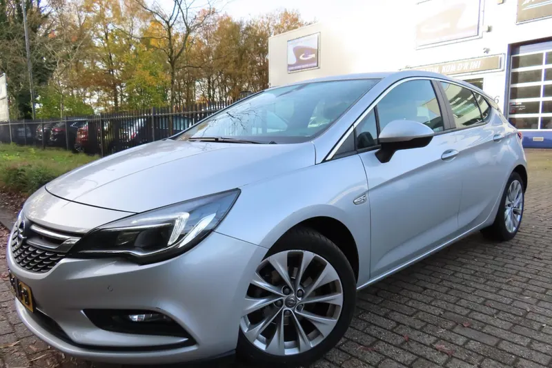 Opel Astra (2017)