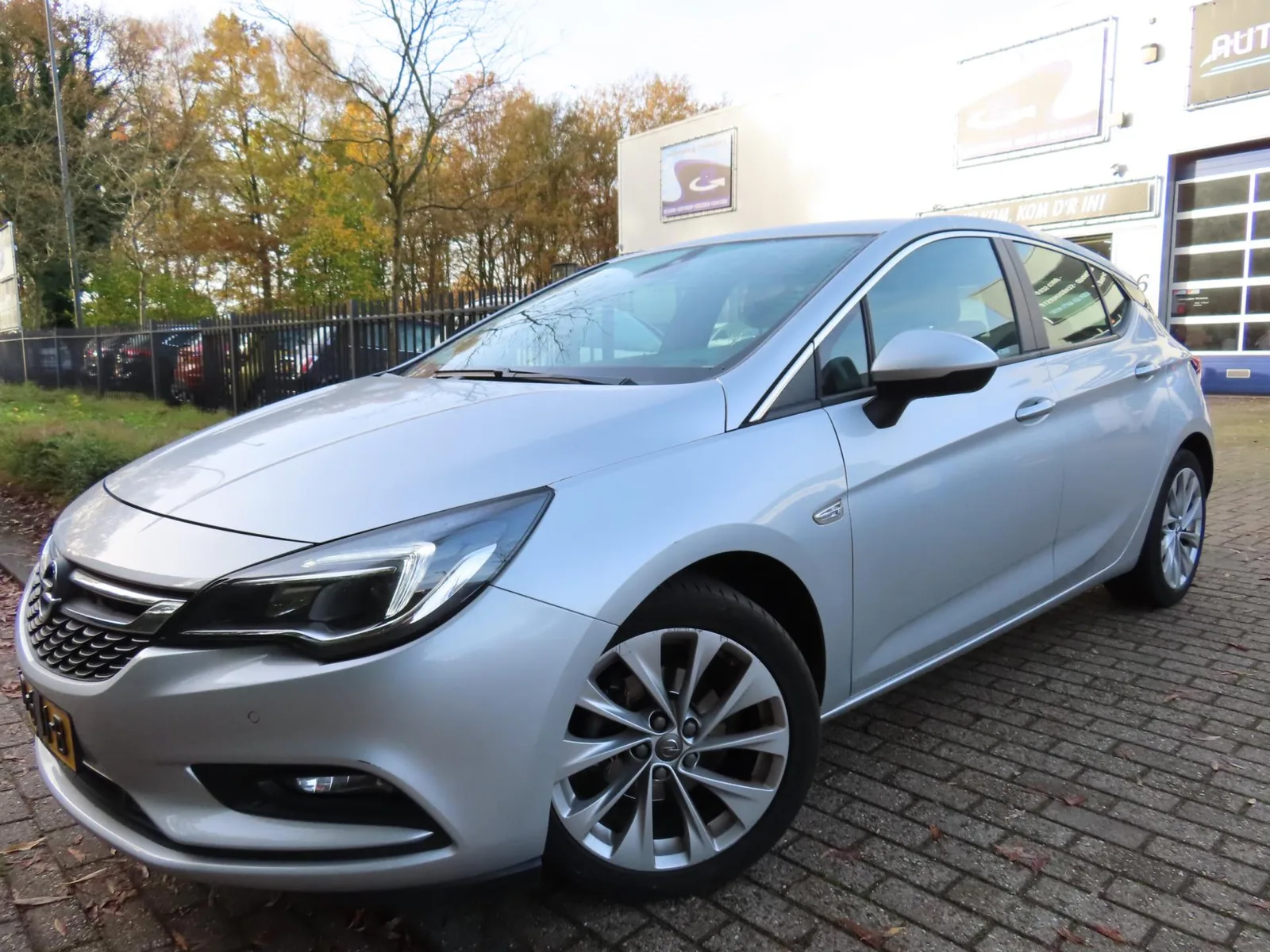 Opel Astra (2017) — foto 1