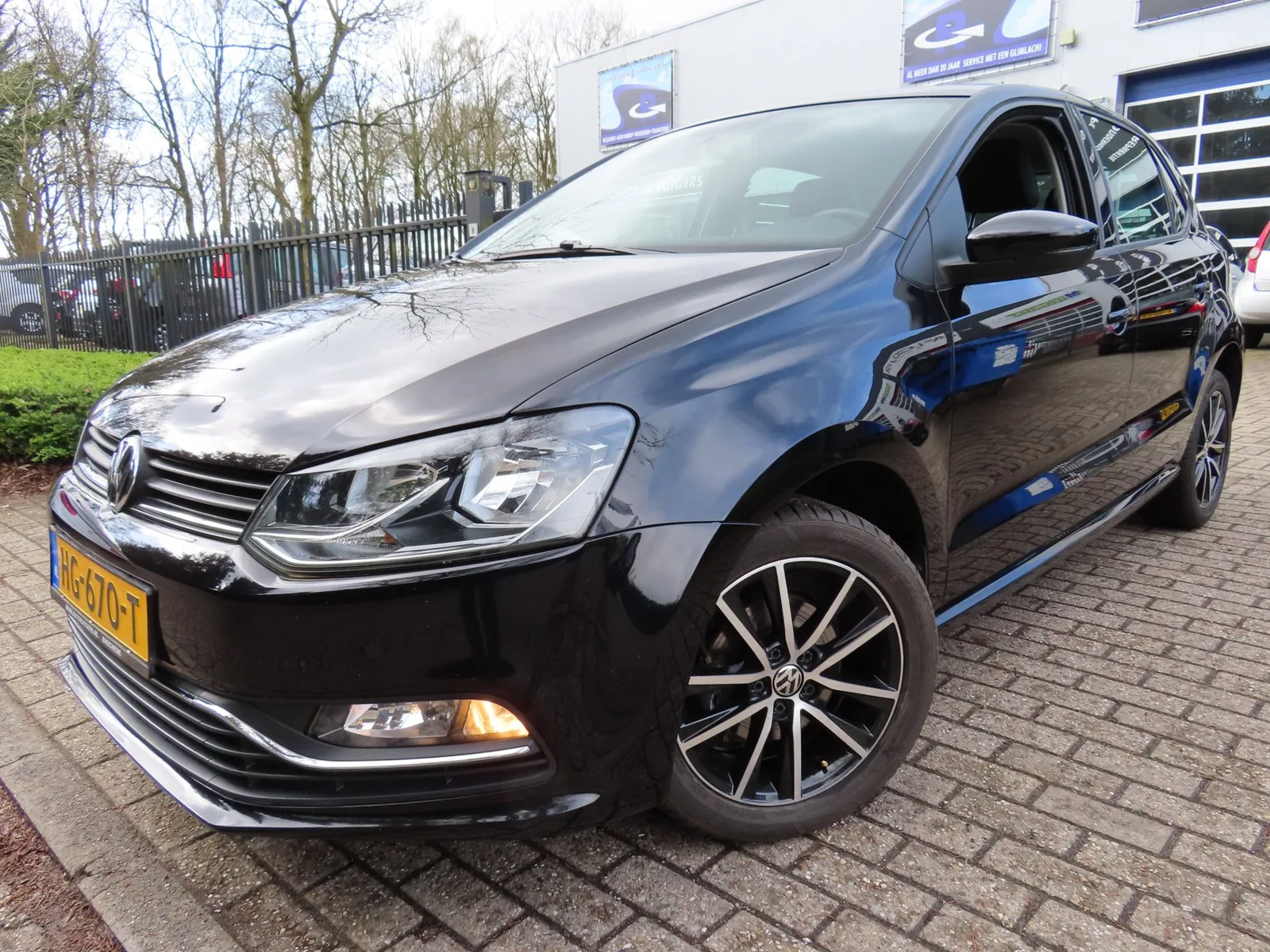 Volkswagen Polo (2015) — foto 1