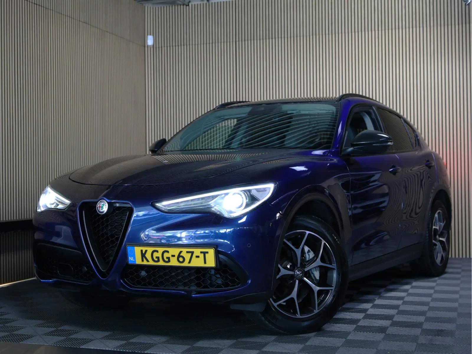 Alfa Romeo Stelvio (2019) — foto 1