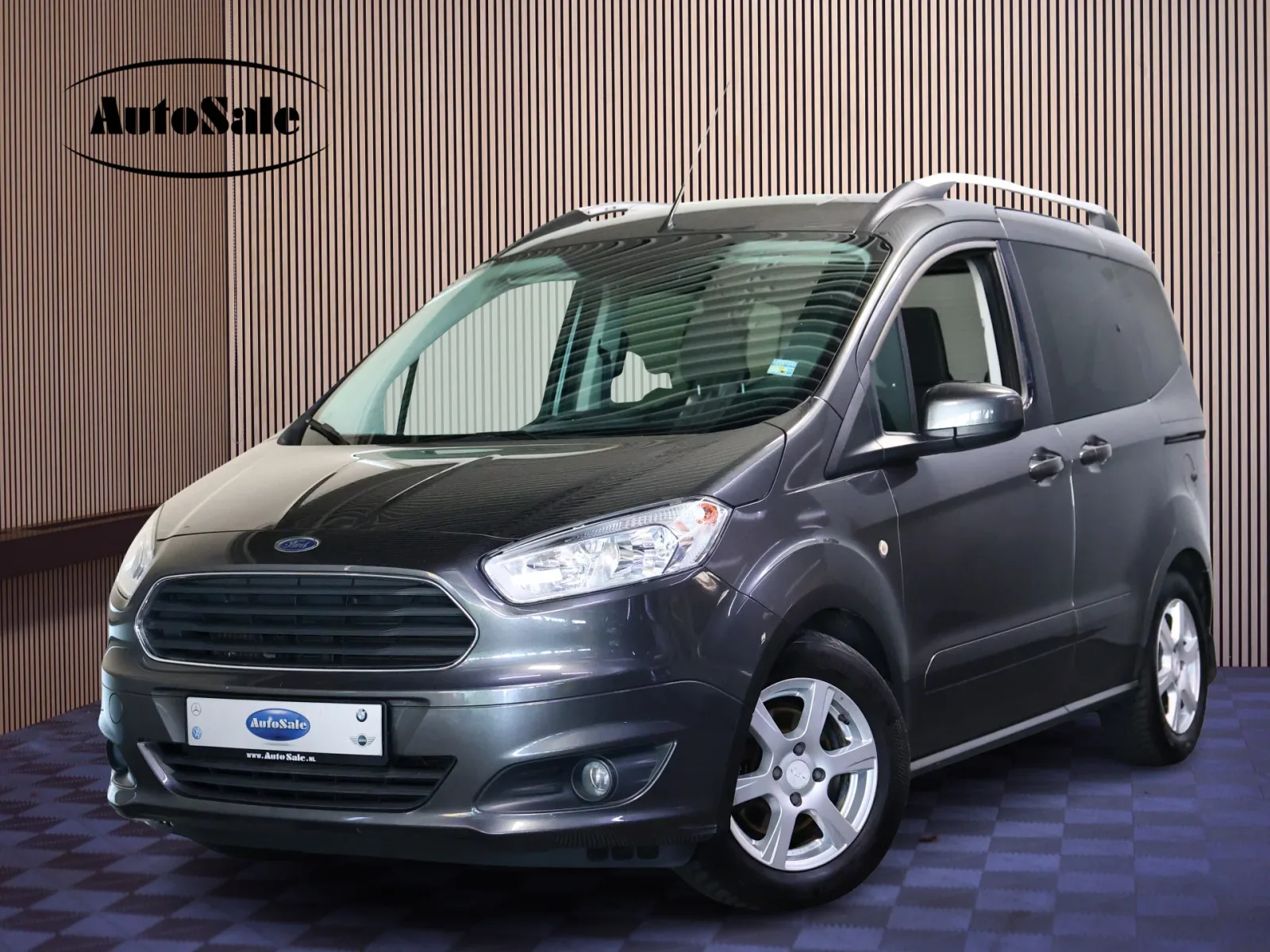 Ford Tourneo Courier (2016) — foto 1