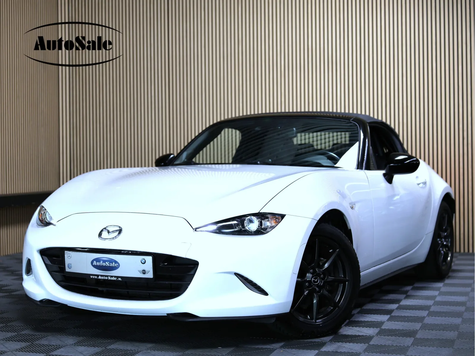 Mazda MX-5 (2016) — foto 1