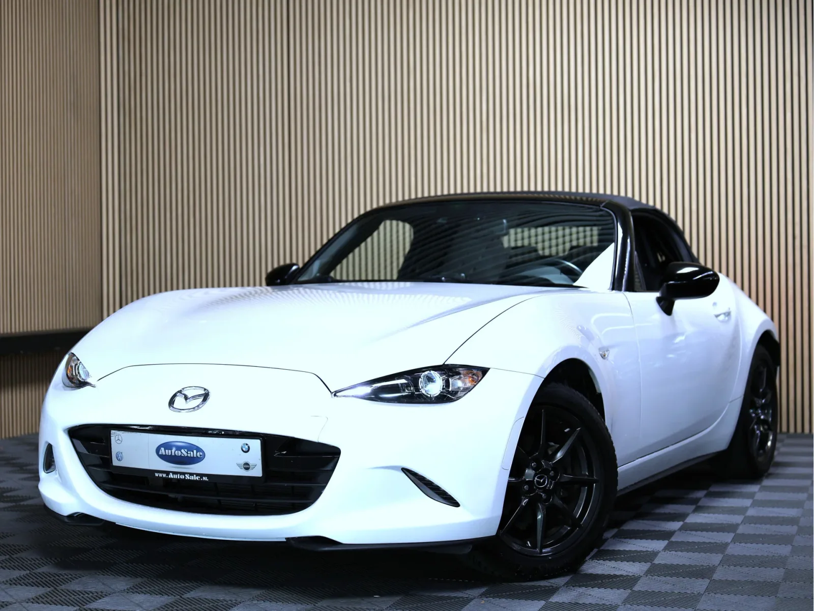 Mazda MX-5 (2016) — foto 1