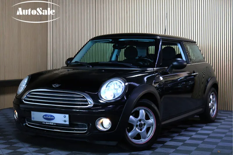 MINI One (2010)
