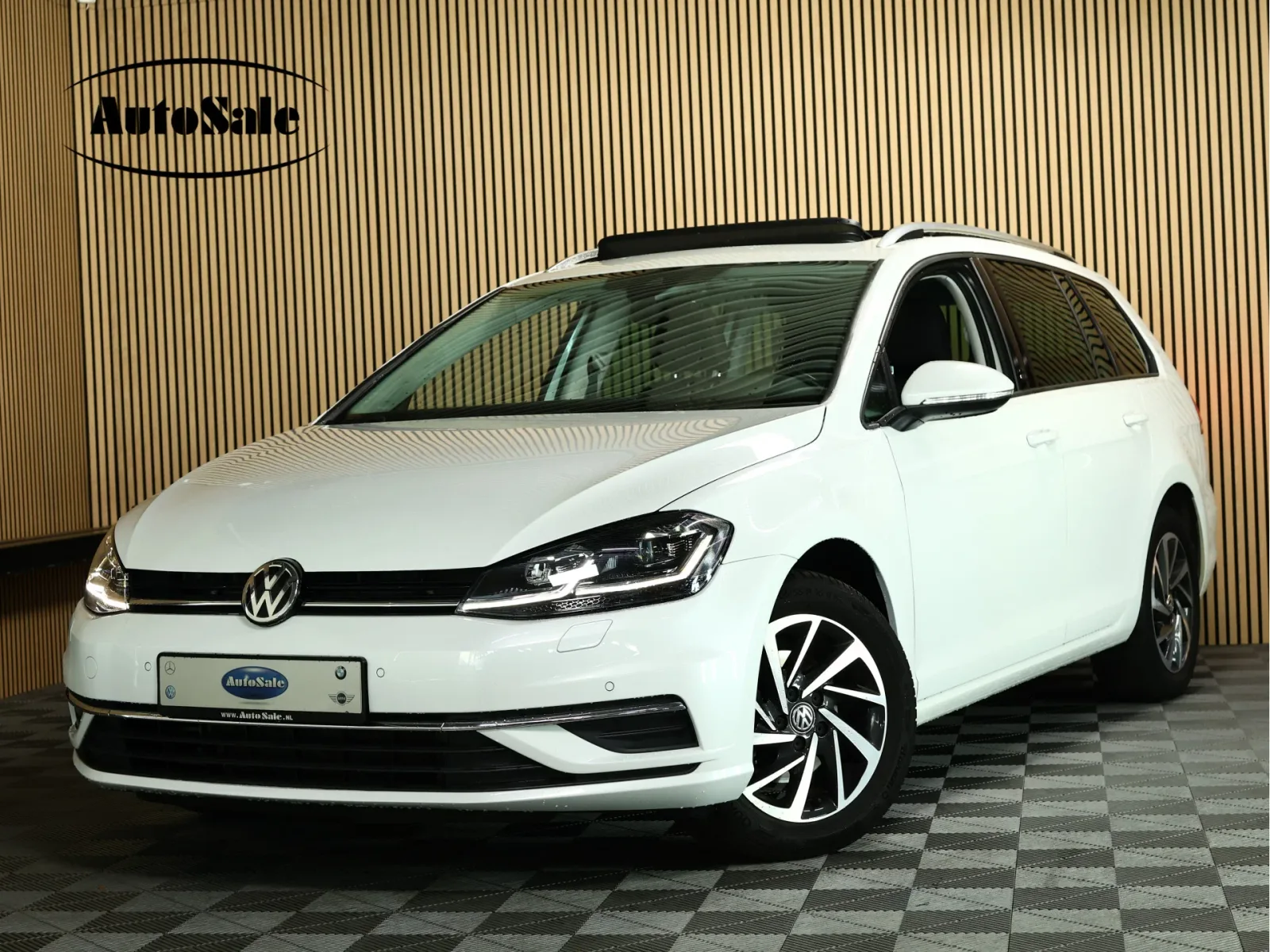 Volkswagen Golf (2017) — foto 1
