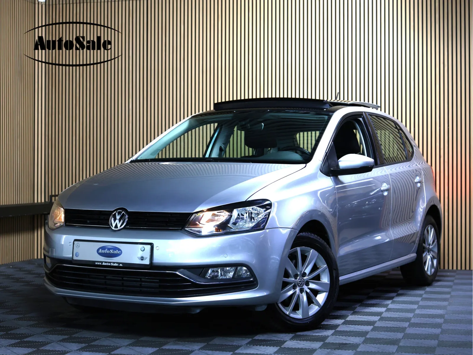 Volkswagen Polo (2015) — foto 1