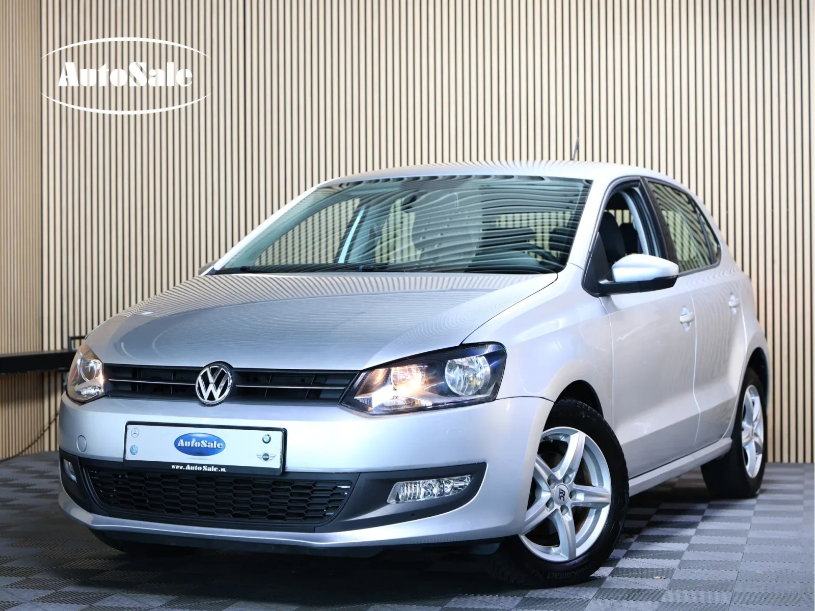 Volkswagen Polo (2011) — foto 1