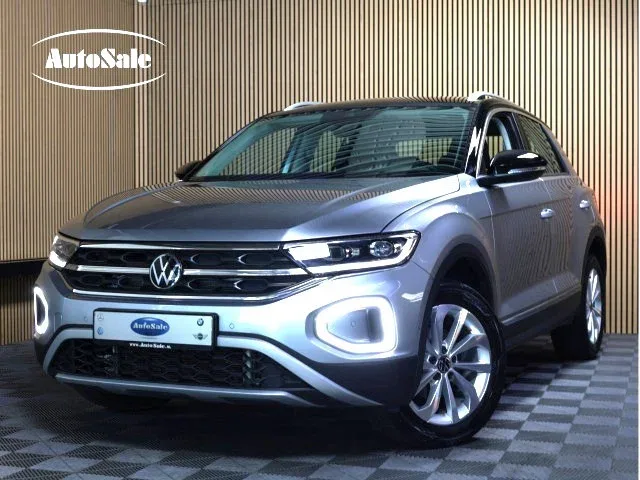Volkswagen T-Roc (2023) — foto 1
